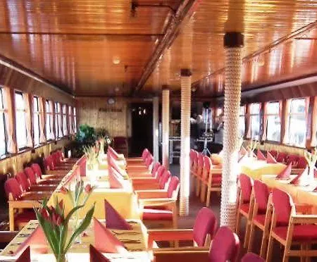 Wohnschiffe Severa Bateau-hôtel 2*